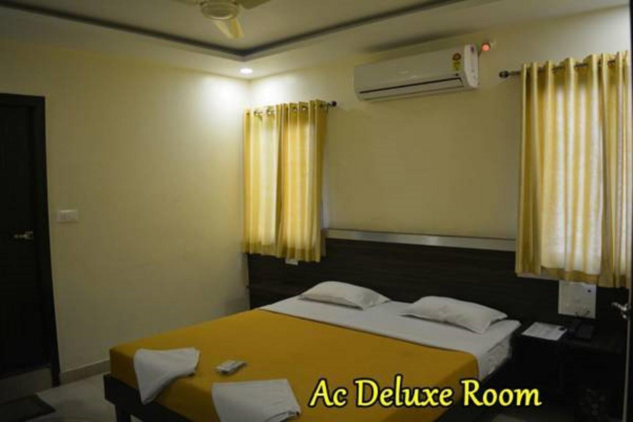 Hotel Green Tree Raipur  Exterior photo