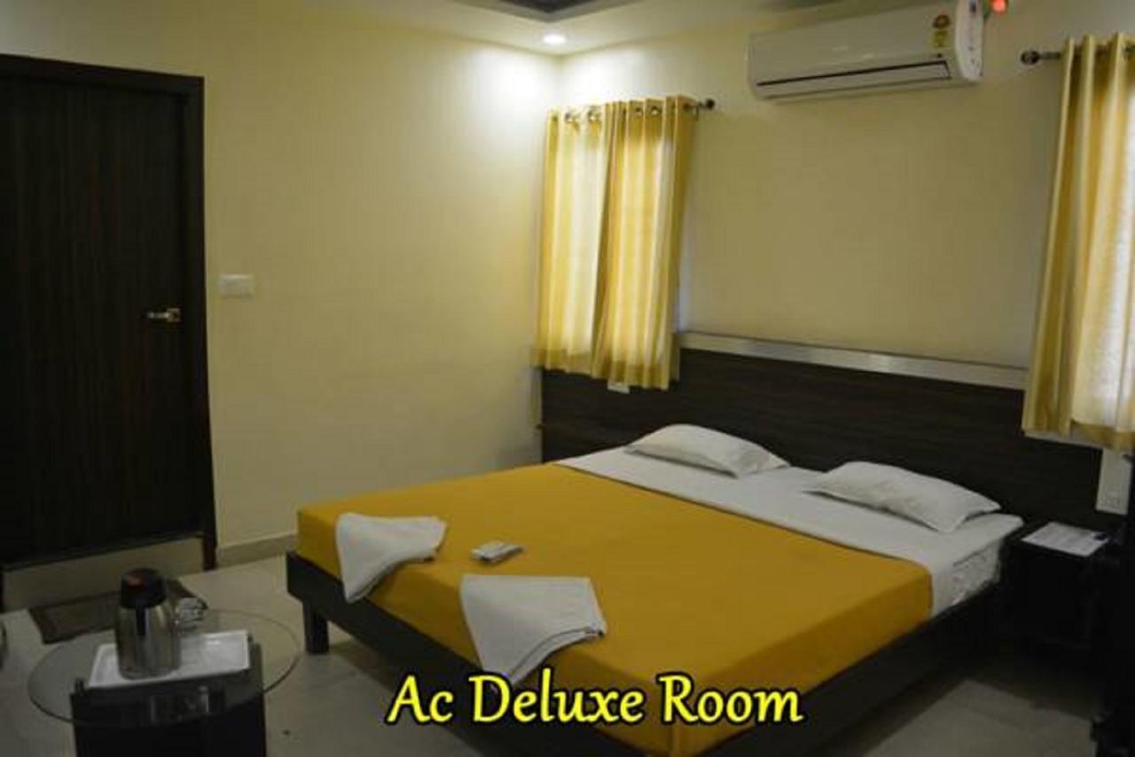 Hotel Green Tree Raipur  Exterior photo