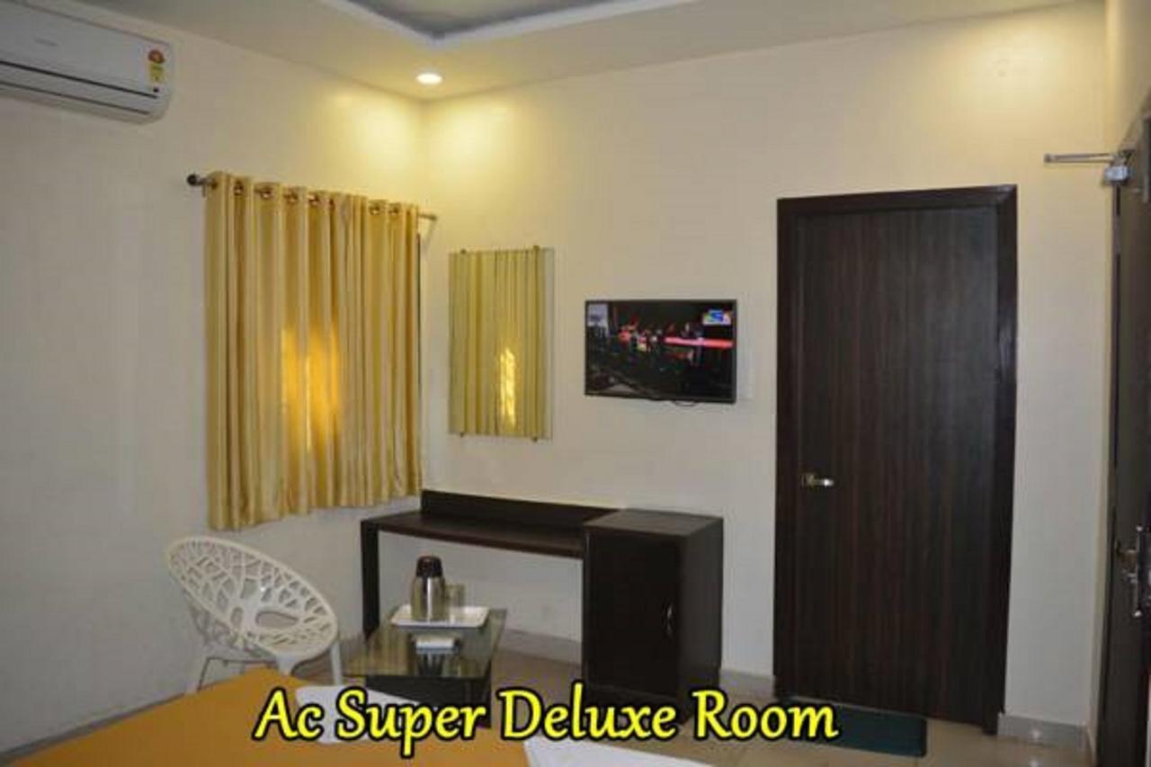 Hotel Green Tree Raipur  Exterior photo