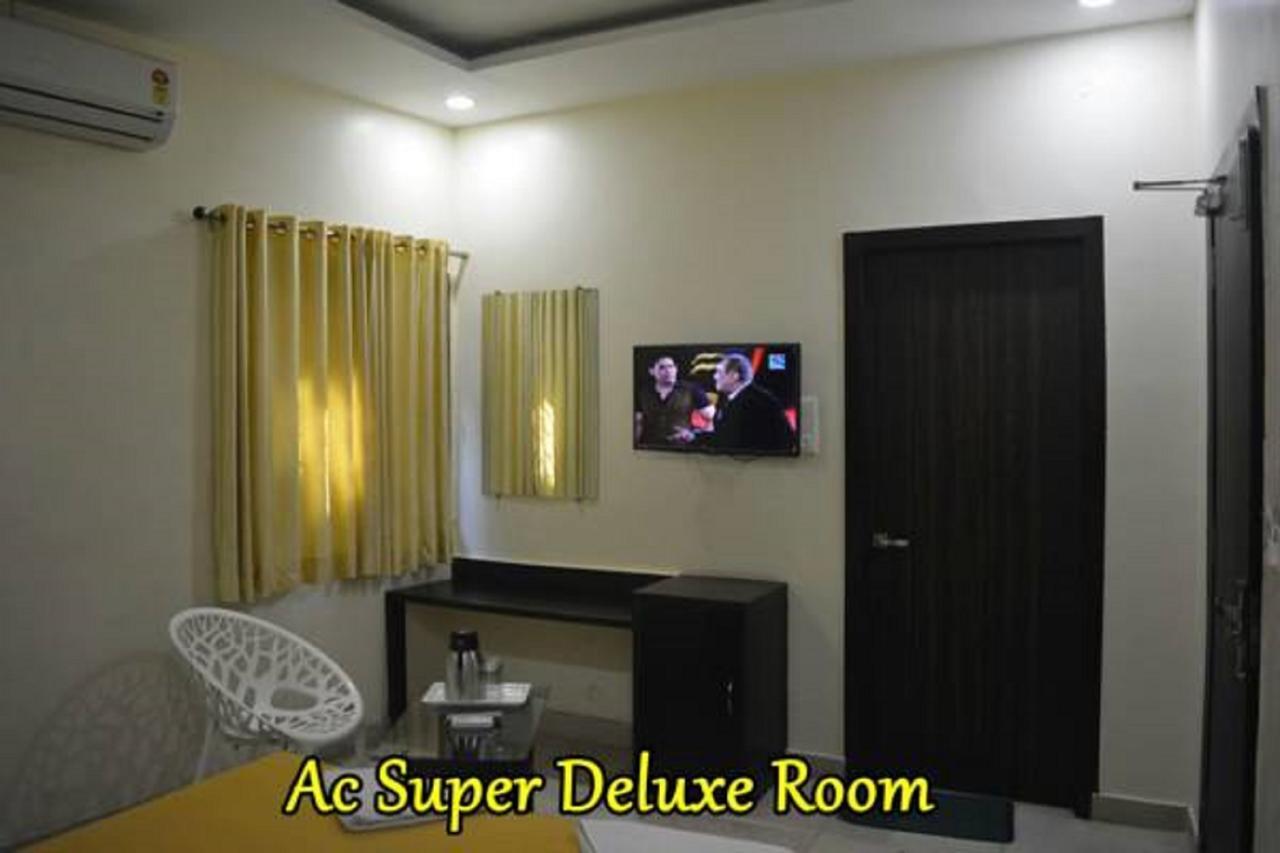 Hotel Green Tree Raipur  Exterior photo